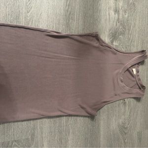 Wilfred free tank (Aritzia) - Worn twice - Size M
